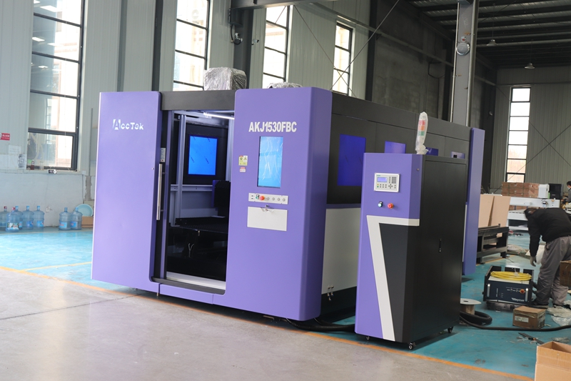 Machine de découpe de métal au - Industrial Laser Metal Cutting Machine avis et prix
